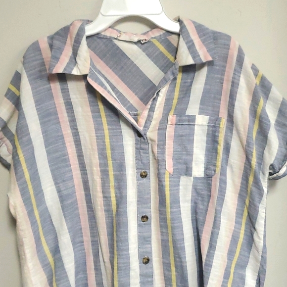 Colorful button down - Picture 2 of 3